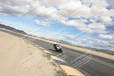 media/Nov-16-2025-Race Pace (Sun) [[8c5fa54630]]/Verified Riders/6-Turn 10 Inside (1145am)/